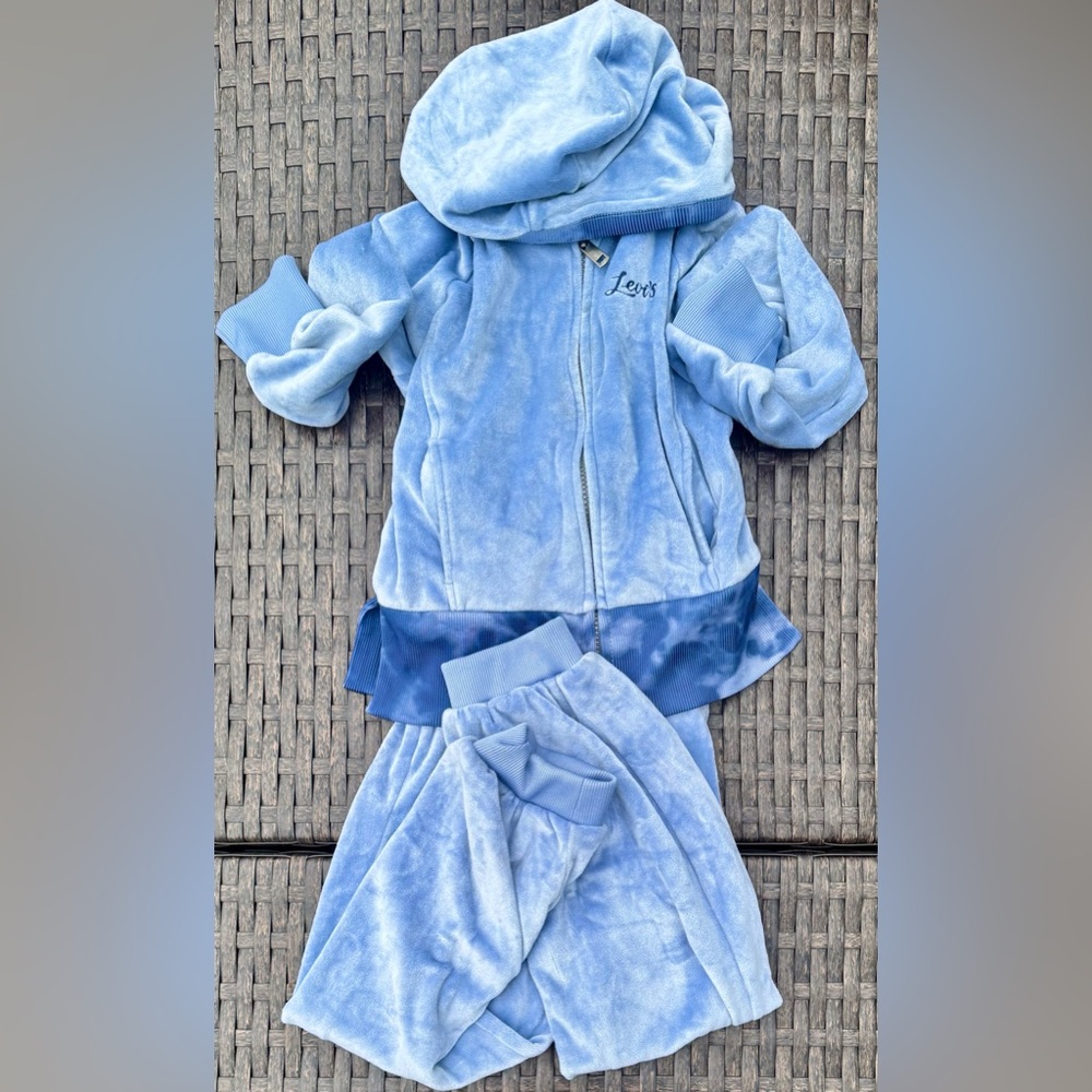 Levi’s Matching Set